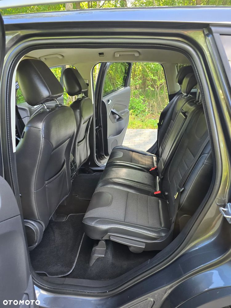 Ford Kuga 2.0 TDCi 2x4 Titanium - 24