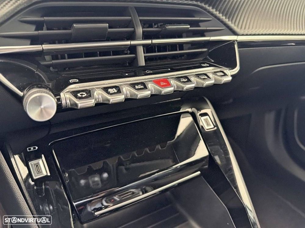 Peugeot 2008 1.2 Hybrid Allure e-DCS6 - 19