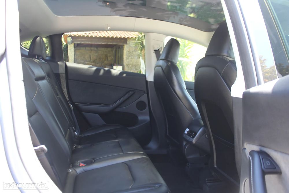 Tesla Model Y Long Range Tração Integral - 27