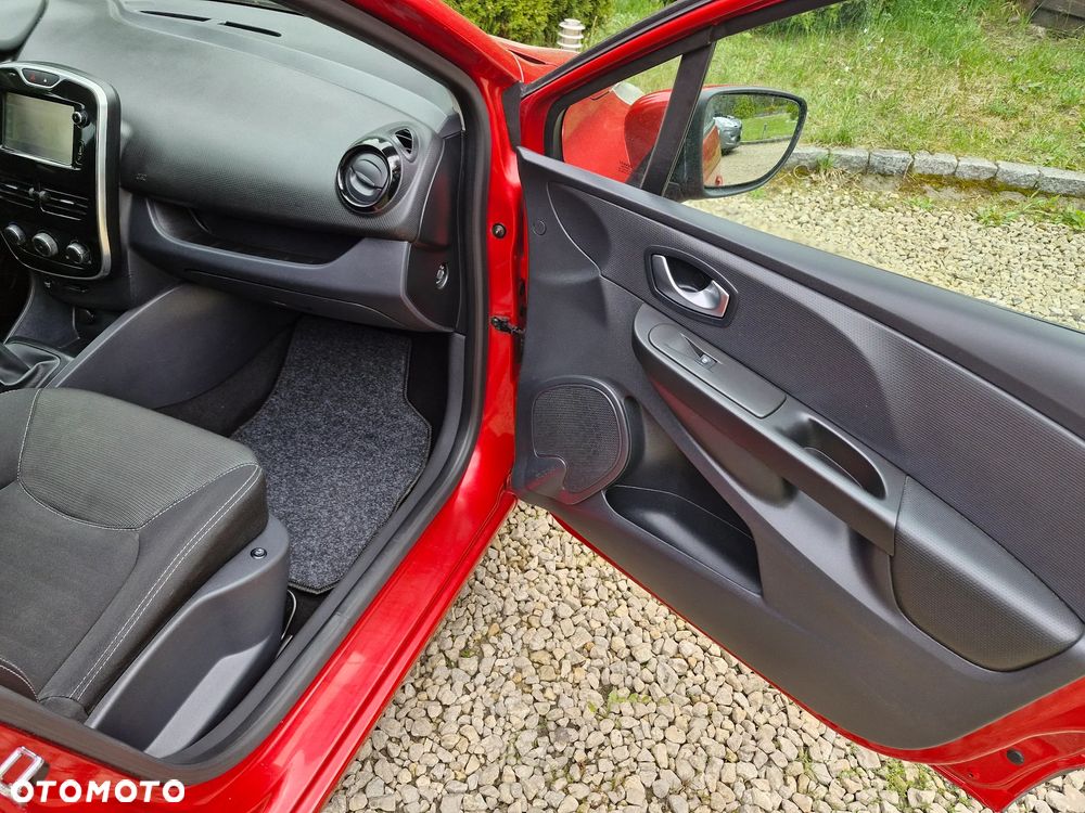 Renault Clio 1.2 16V 75 Life - 24