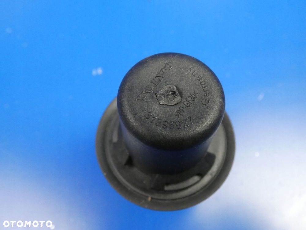 VOLVO V60 S60 II ODBÓJ KLAPY BAGAŻNIKA - 4