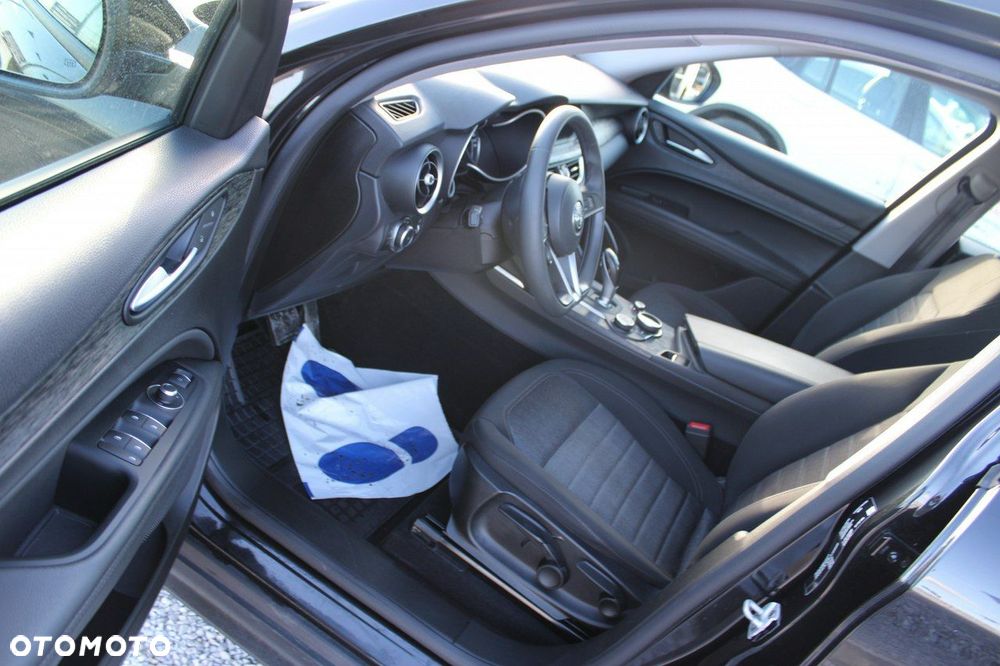 Alfa Romeo Stelvio - 19