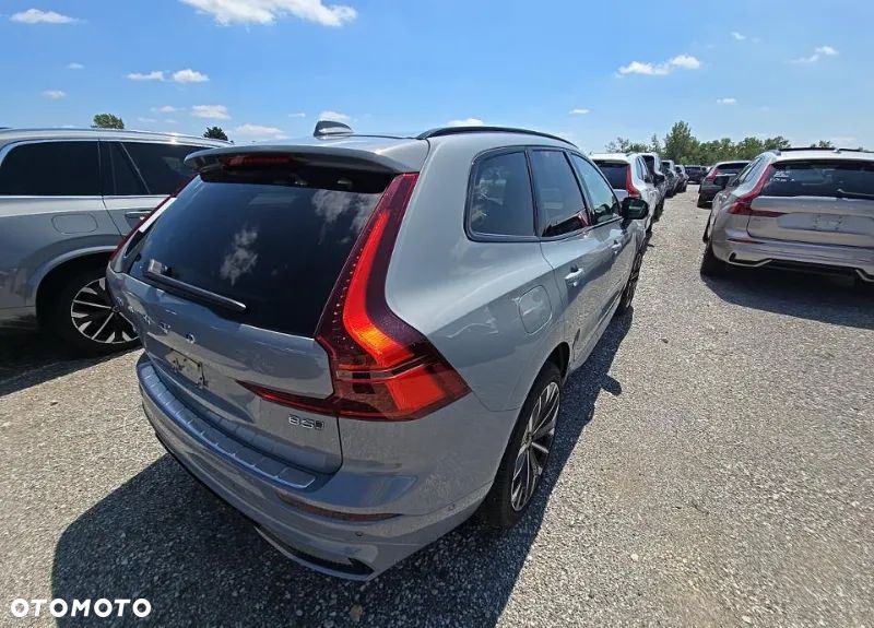 Volvo XC 60 B5 B AWD Ultra Dark - 4