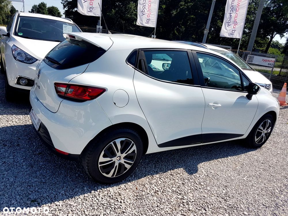 Renault Clio 1.2 16V 75 Life - 6