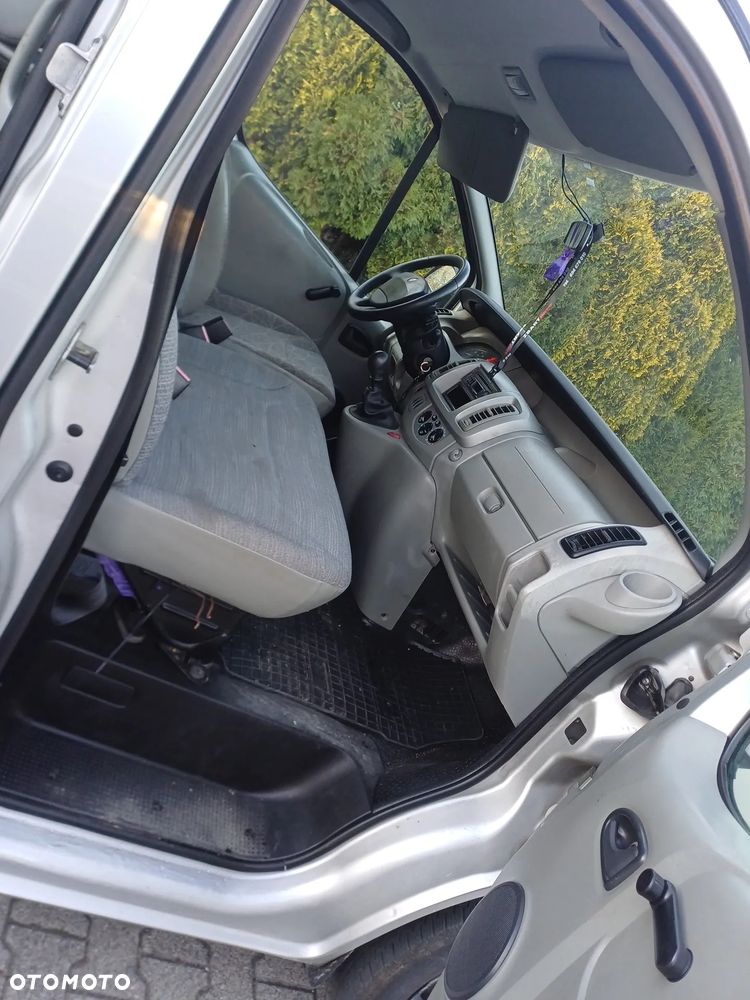 Renault Trafic - 14