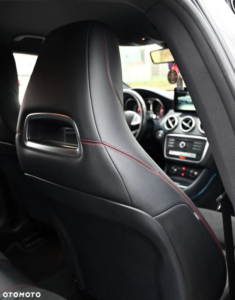 Mercedes-Benz CLA 200 7G-DCT AMG Line - 33