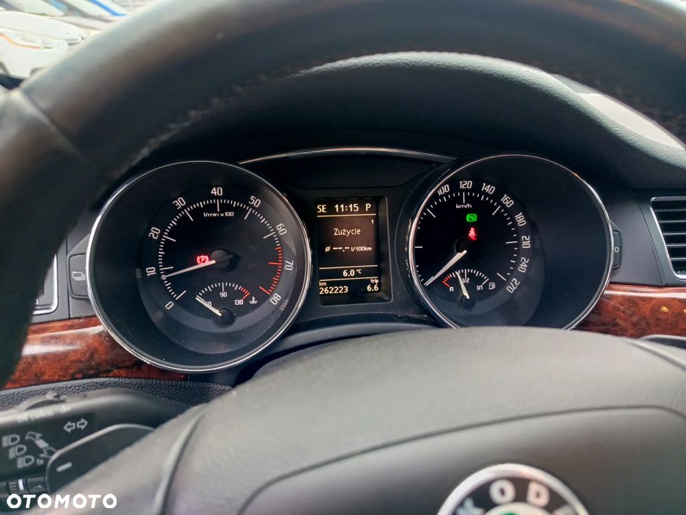 Skoda Superb 1.8 TSI DSG Elegance - 25