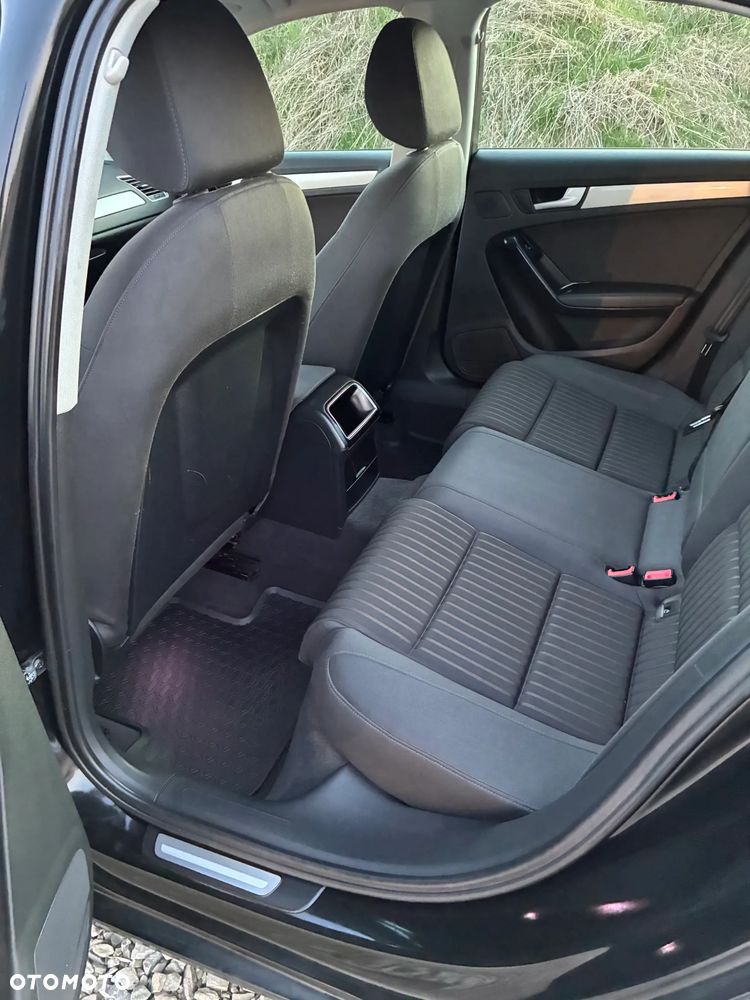 Audi A4 Limousine - 13