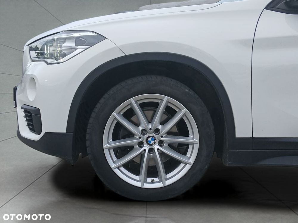BMW X1 sDrive18i - 9