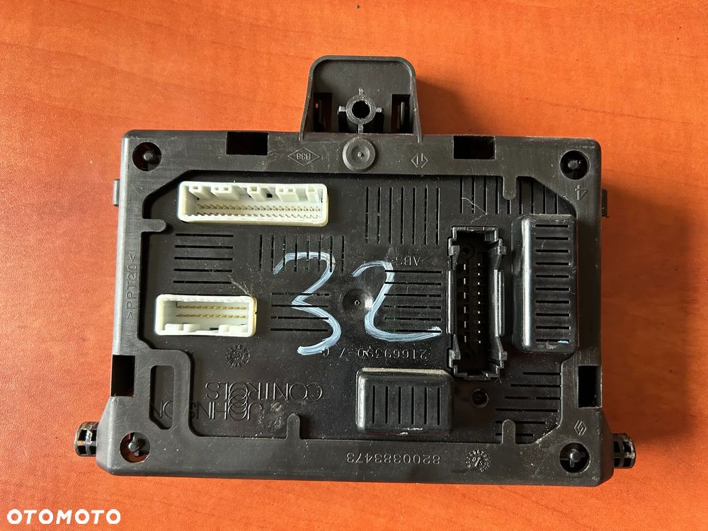 MODUŁ BCM SKRZYNKA RENAULT CLIO III 8200343732