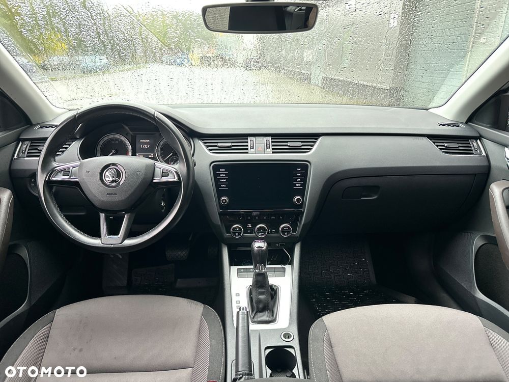 Skoda Octavia 2.0 TDI Ambition DSG - 6