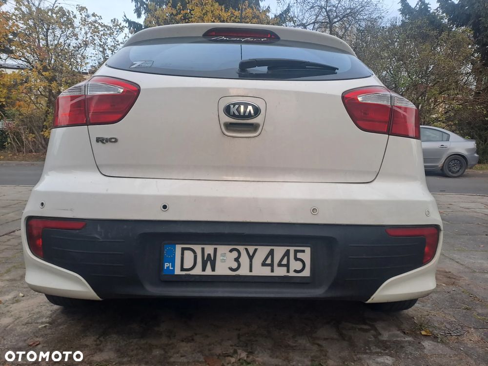 Kia Rio - 5