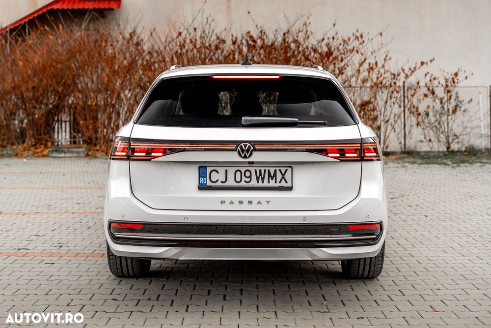 Volkswagen Passat Variant 2.0 TDI SCR DSG Elegance - 15