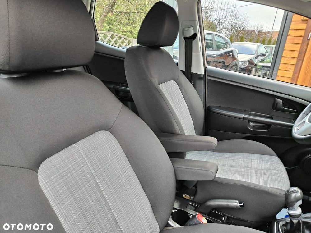 Kia Venga - 19