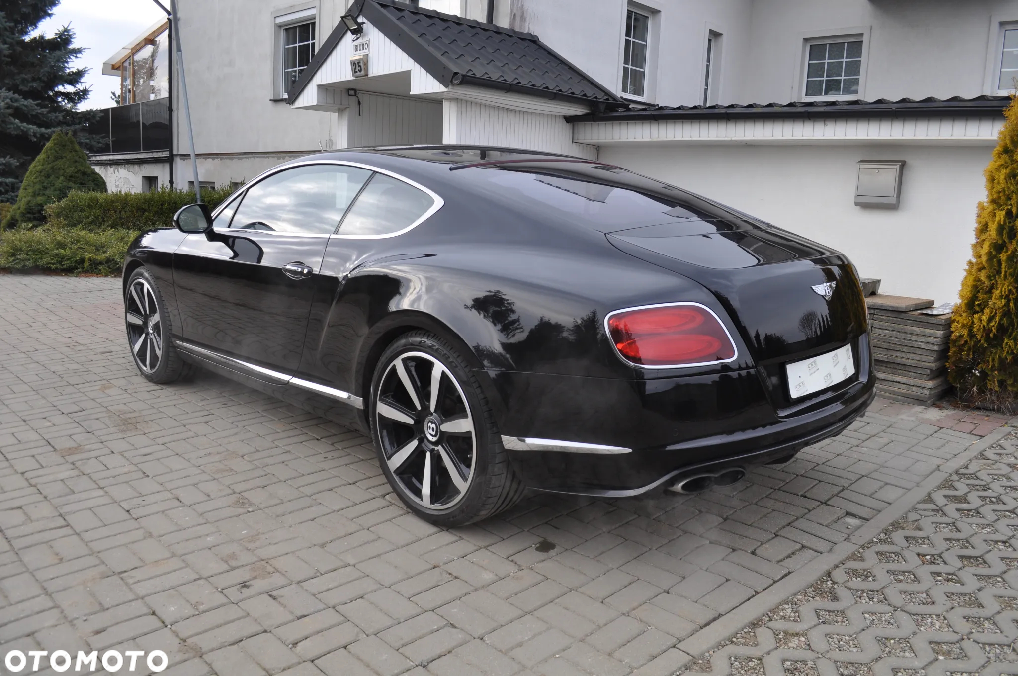 Bentley Continental GT V8 Convertible - 8