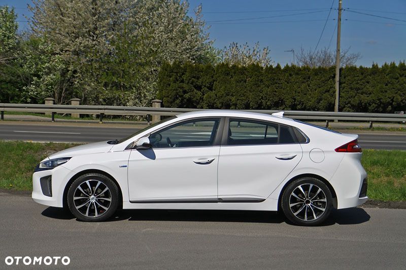 Hyundai IONIQ 1.6 GDI Premium - 6