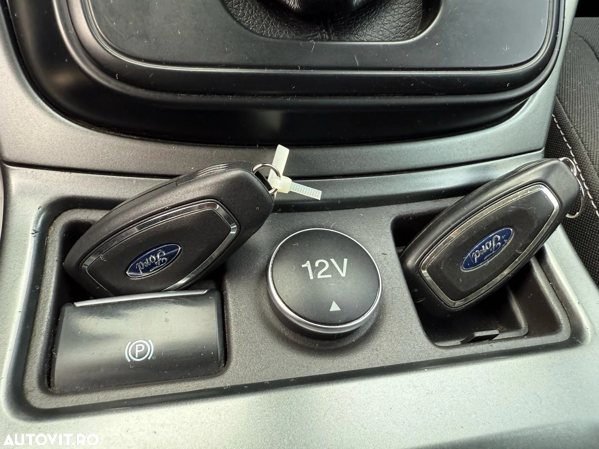 Ford Kuga 2.0 TDCi 4x4 Aut. Business Edition - 40
