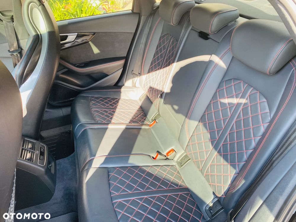 Audi A4 Limousine 45 TFSI mHEV Quattro Black Edition S tronic - 26