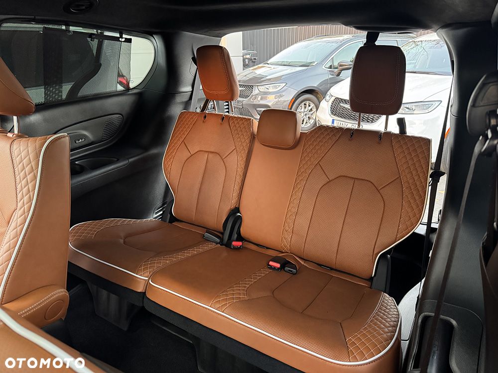Chrysler Pacifica - 19