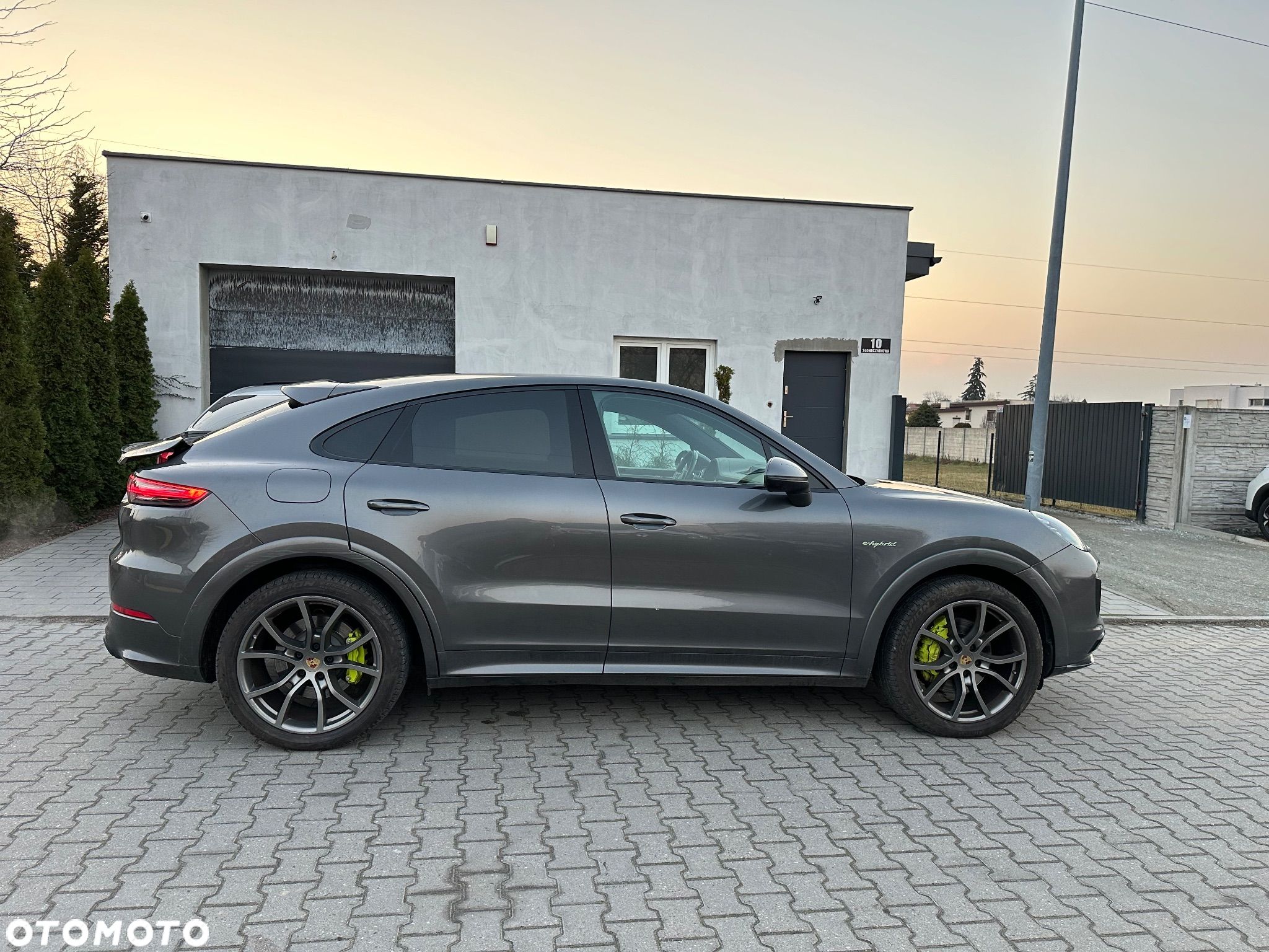 Porsche Cayenne Coupe E-Hybrid Platinum Edition - 1