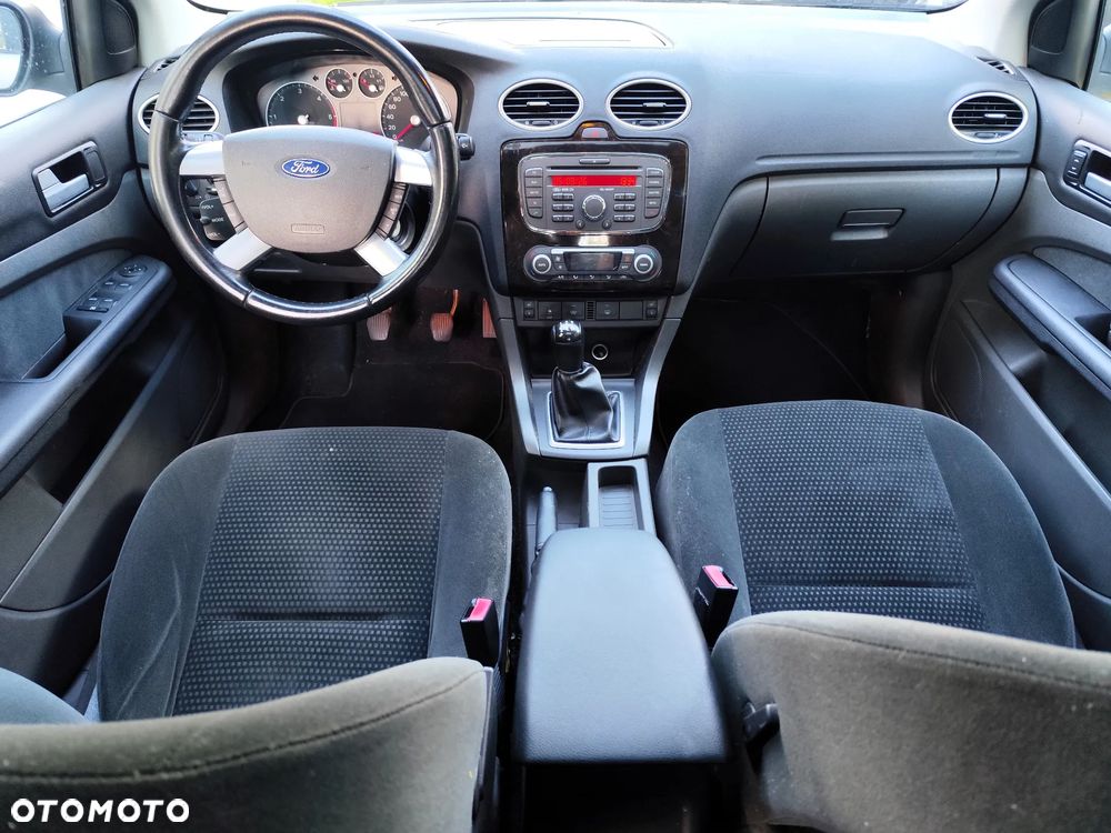 Ford Focus 1.6 TDCi DPF Ghia - 12