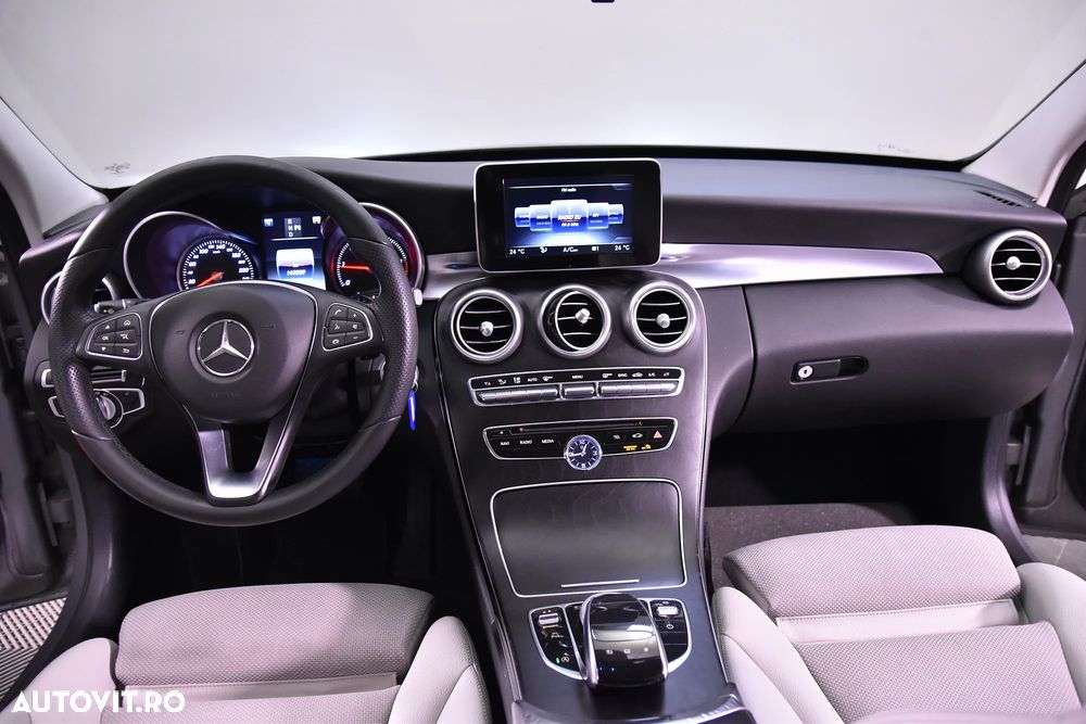 Mercedes-Benz C - 10