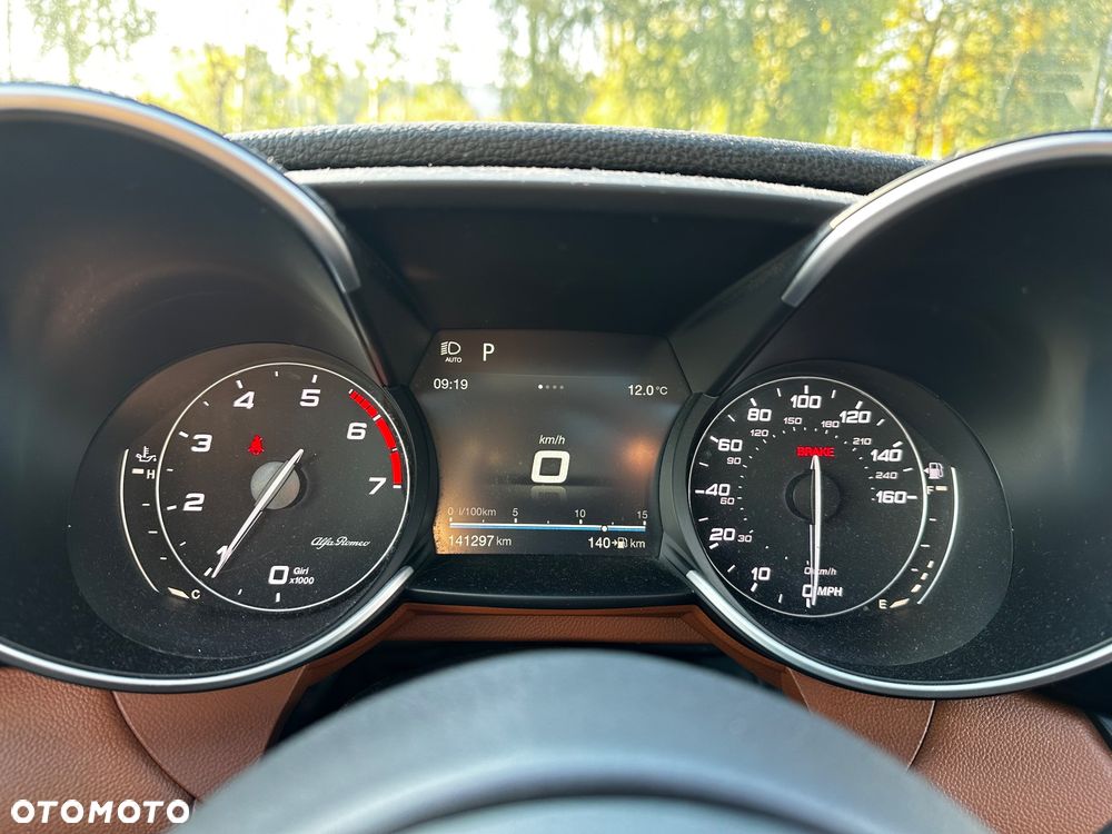 Alfa Romeo Giulia - 16