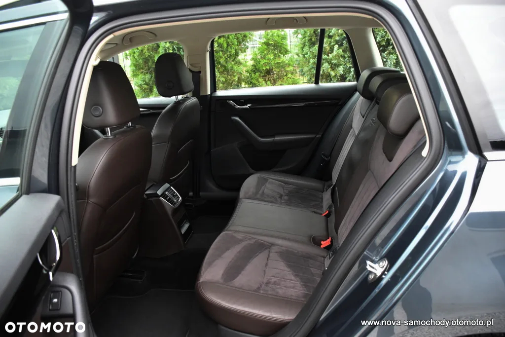 Skoda Octavia 2.0 TDI 4x4 L&K DSG - 24