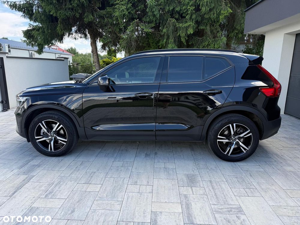 Volvo XC 40 B3 Plus Dark - 3