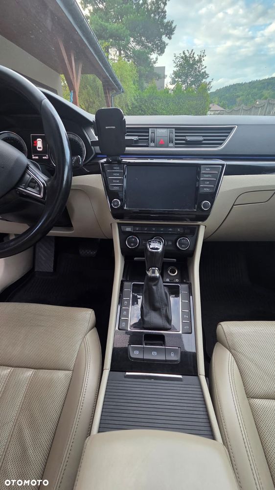 Skoda Superb 2.0 TDI 4x4 L&K DSG - 16