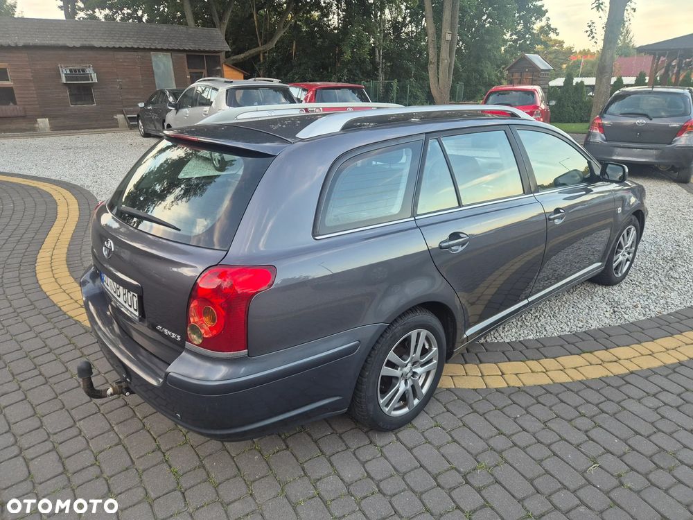 Toyota Avensis 1.8 VVT-i Combi Executive - 9