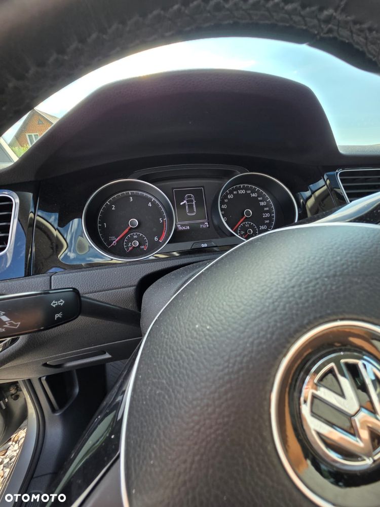 Volkswagen Golf - 10