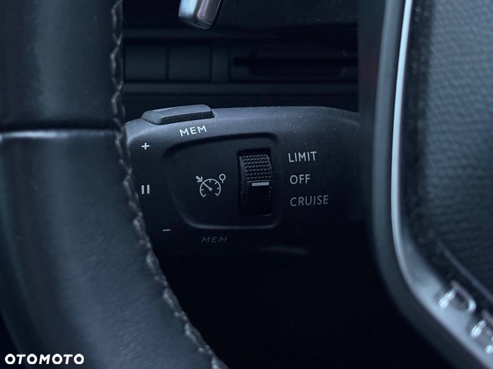 Peugeot 3008 1.2 PureTech Allure S&S EAT8 - 31