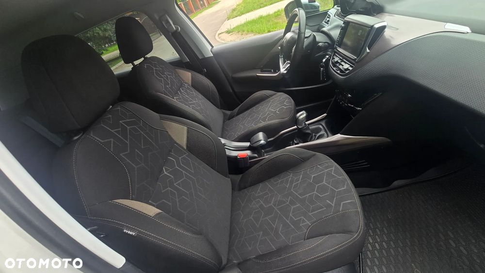 Peugeot 2008 1.6 VTi Active - 17