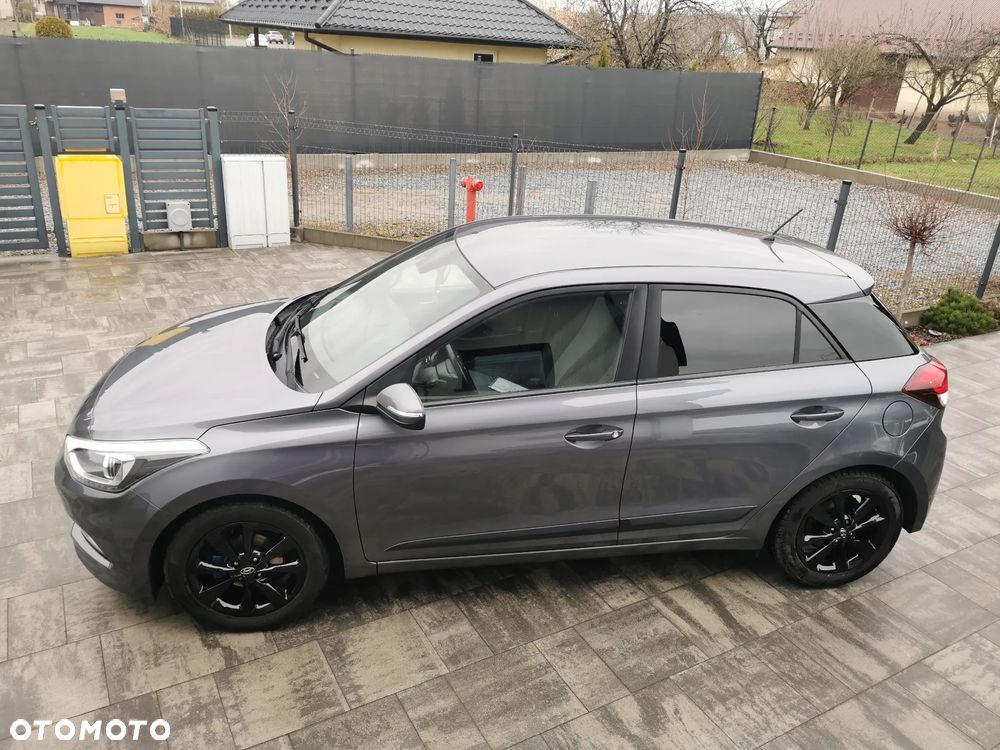 Hyundai i20 blue 1.2 YES Silver - 14