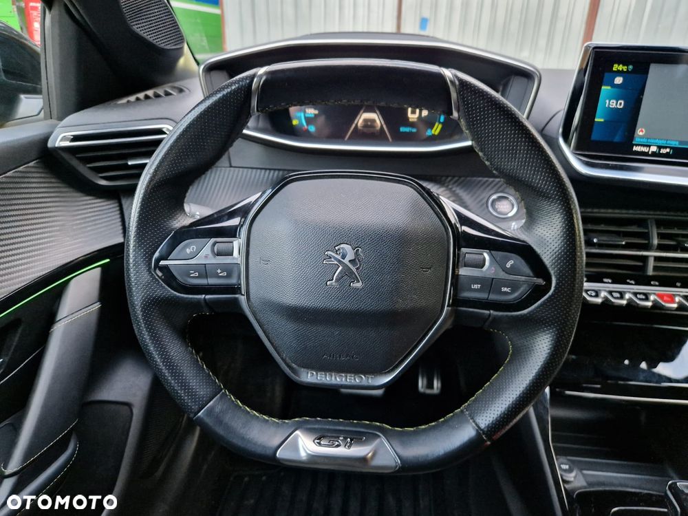 Peugeot 208 - 14
