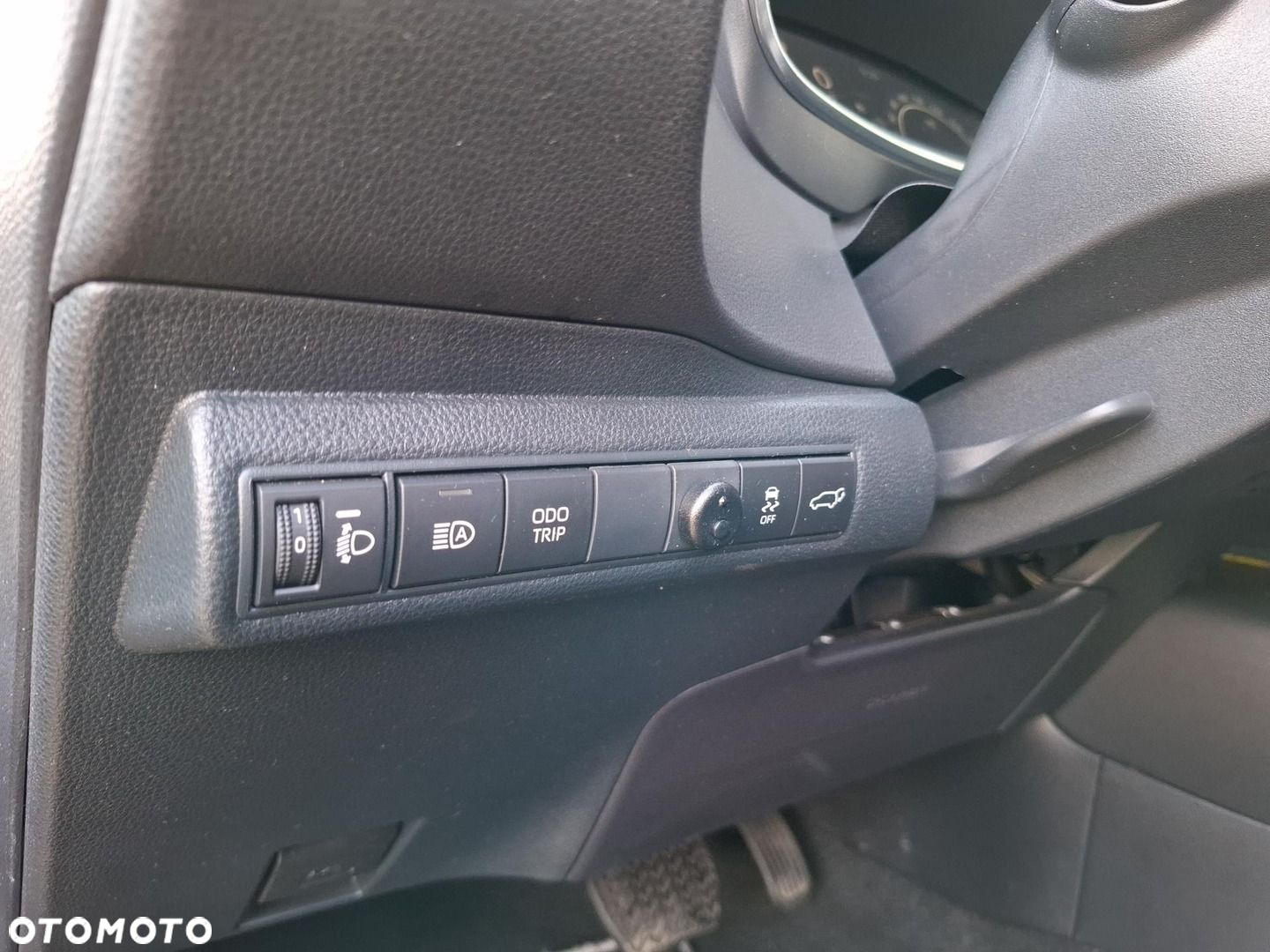Toyota Corolla - 12