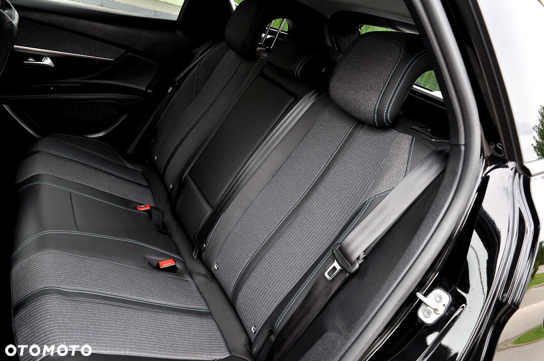 Peugeot 3008 Hybrid 225 e-EAT8 Allure Pack - 21