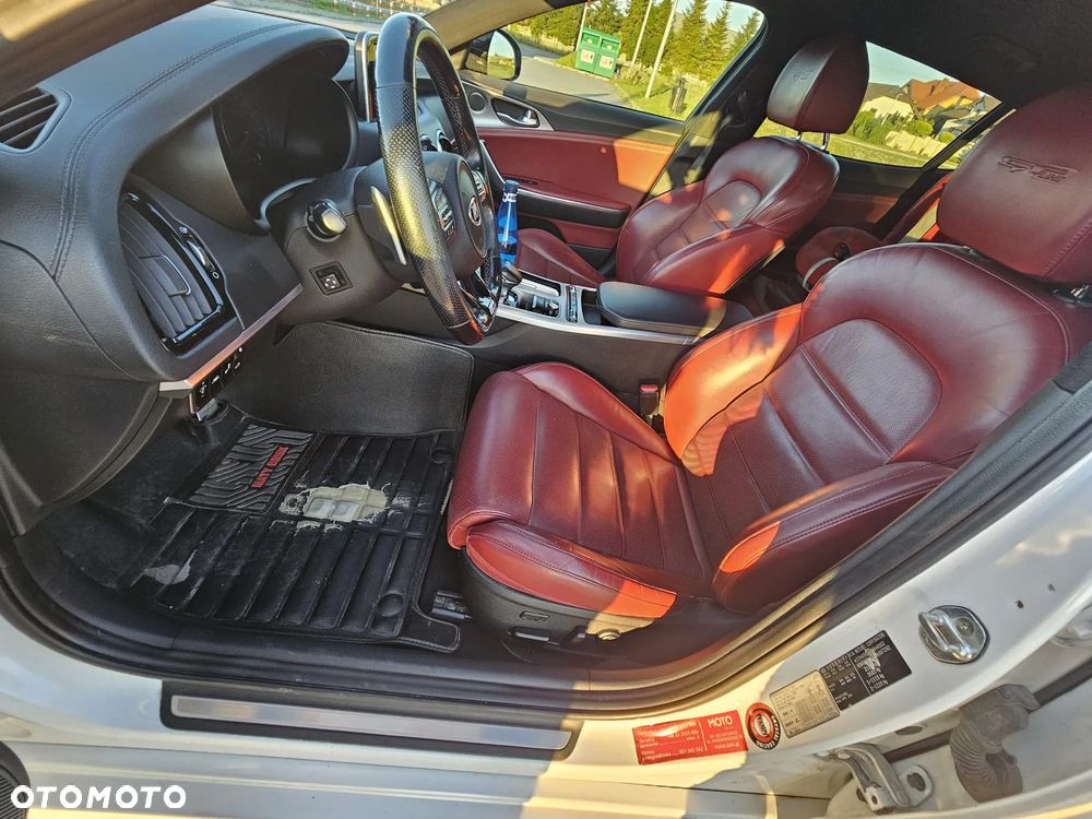 Kia Stinger - 21