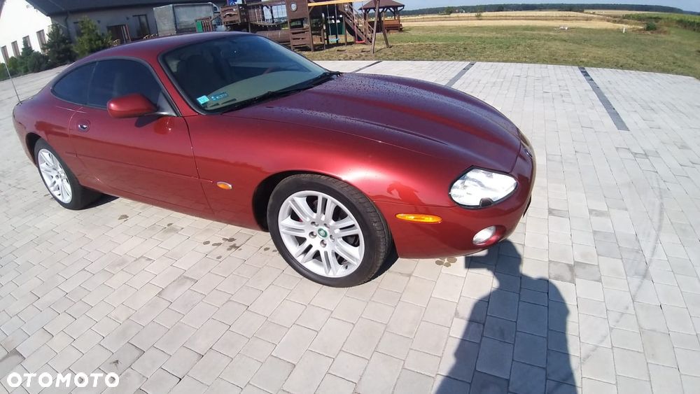 Jaguar XK Coupe - 12
