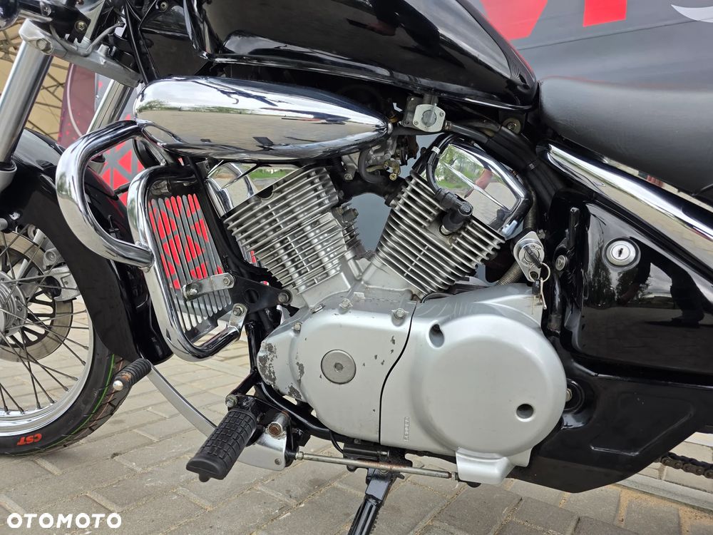 Suzuki Intruder - 10