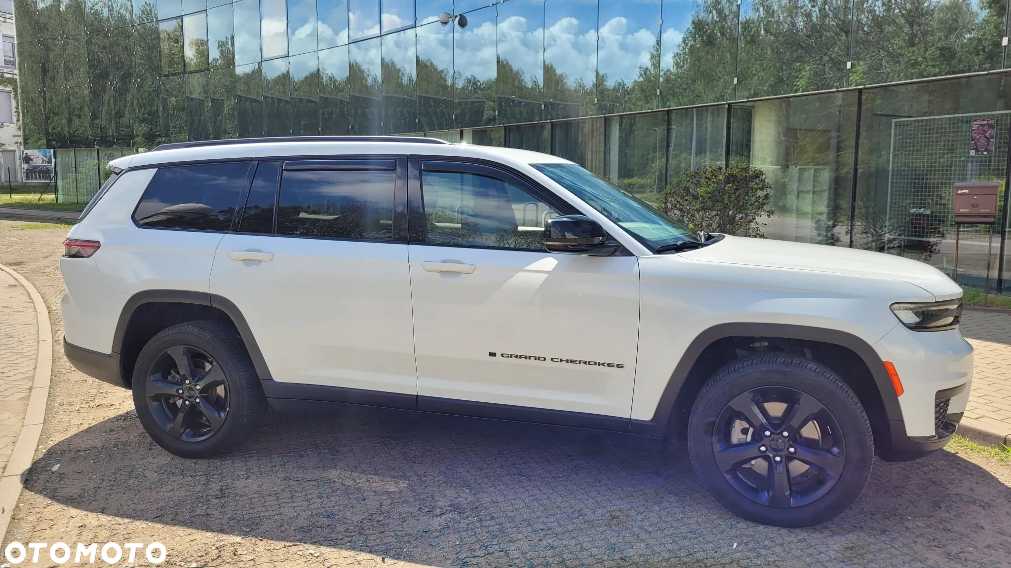 Jeep Grand Cherokee - 11