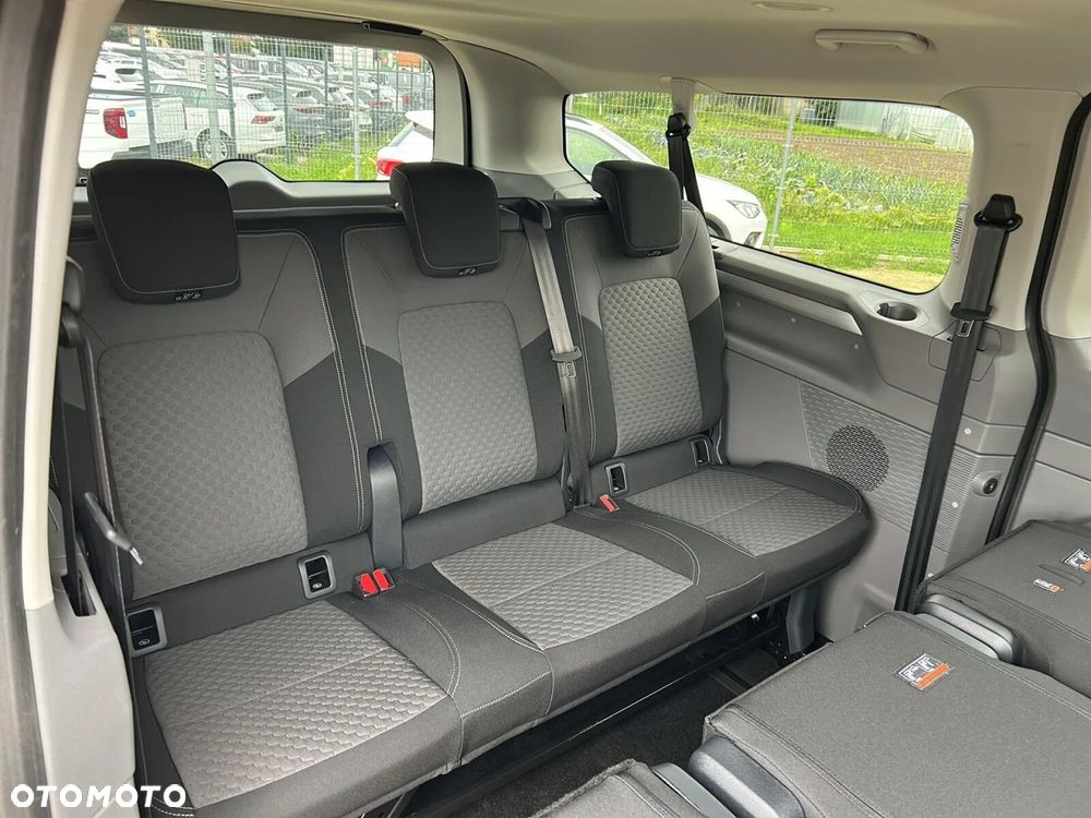 Volkswagen Caravelle - 18