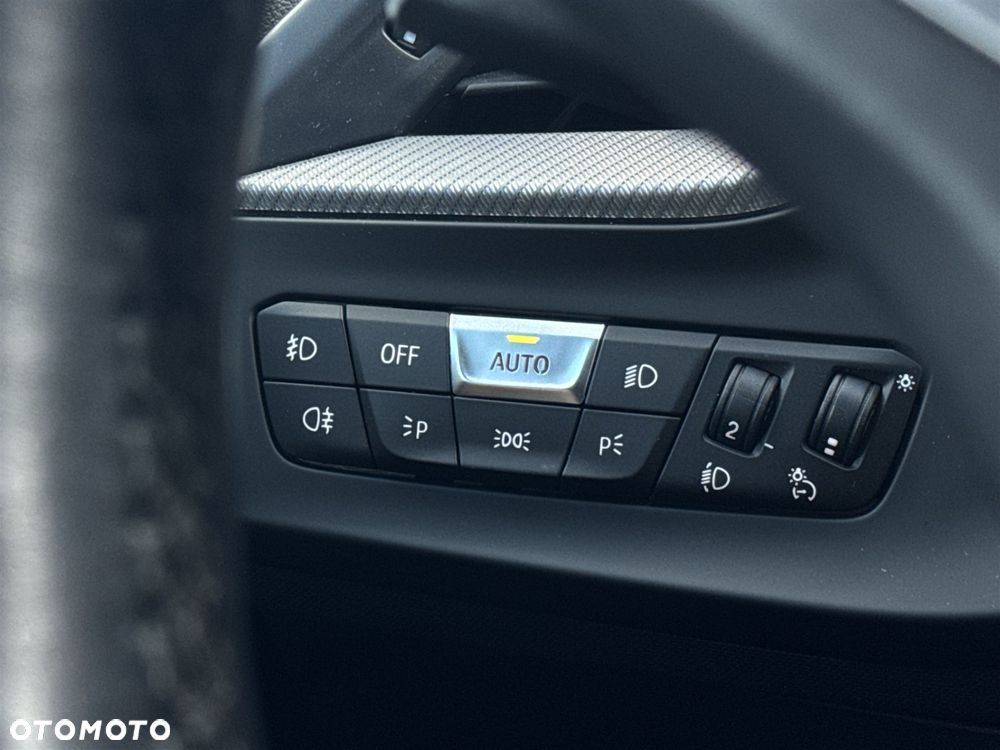 BMW Seria 2 220i - 11
