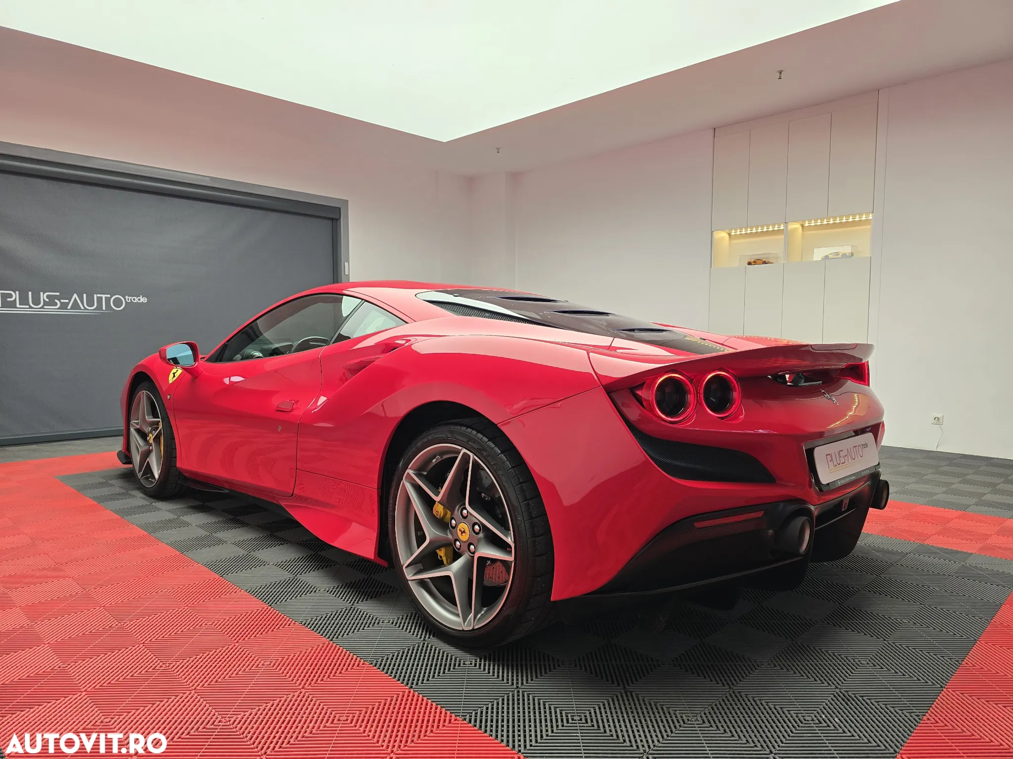 Ferrari F8 - 17