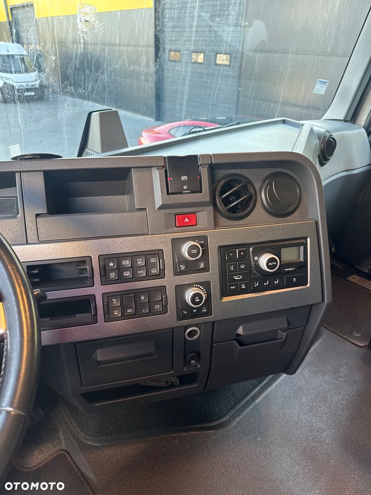 Renault T440 13 litrowa Volvo ! - 21