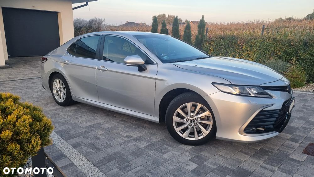 Toyota Camry - 17