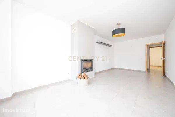 Apartamento T2 com Varanda, na Quinta do Anjo - Grande imagem: 2/20