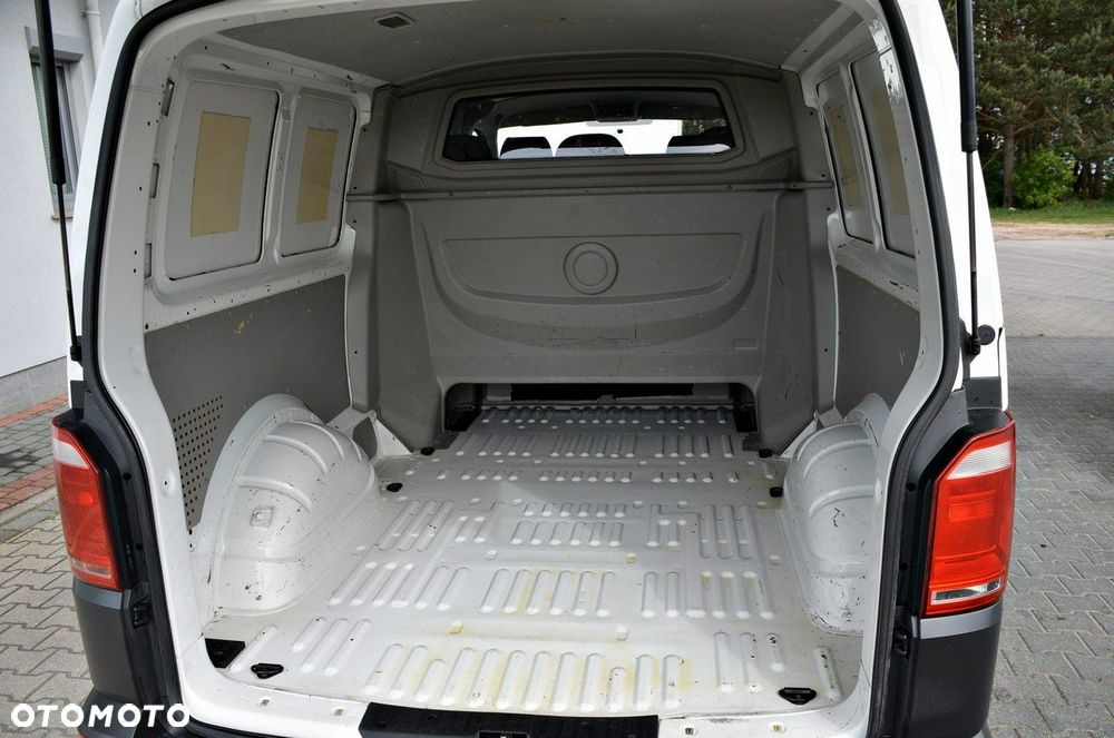 Volkswagen Transporter - 18
