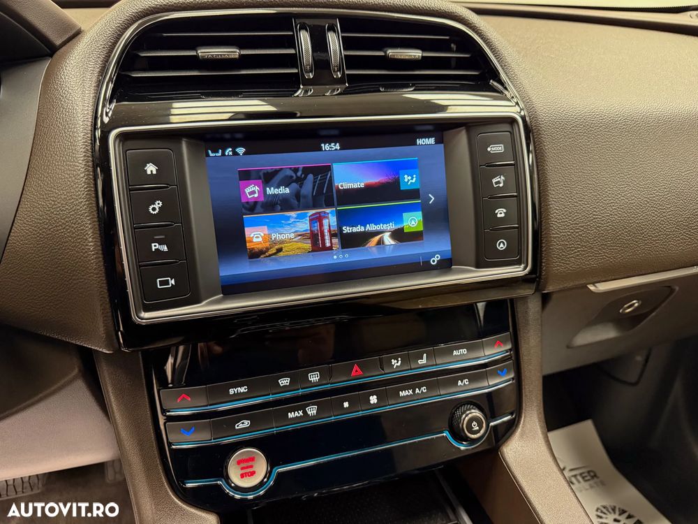 Jaguar F-Pace 25d AWD Prestige - 28
